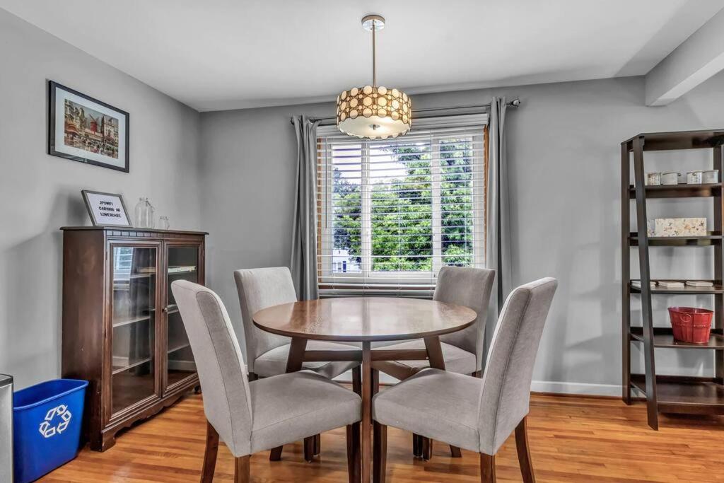 Gorgeous 2 Queen Bedroom Apartment In North Buffalo With 70 Inch Tv Экстерьер фото